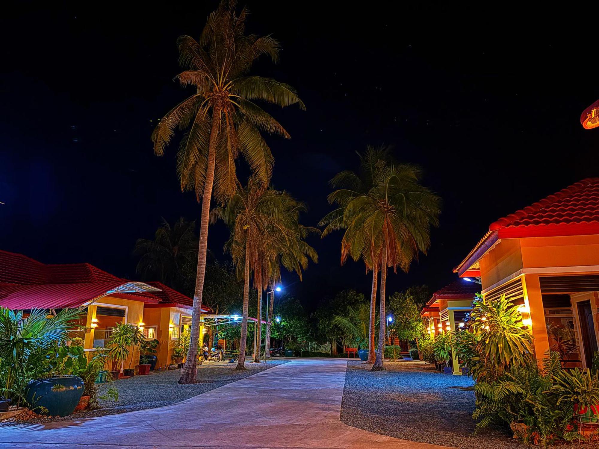 Coconut Village Guesthouse And Bungalow Кеп Екстериор снимка
