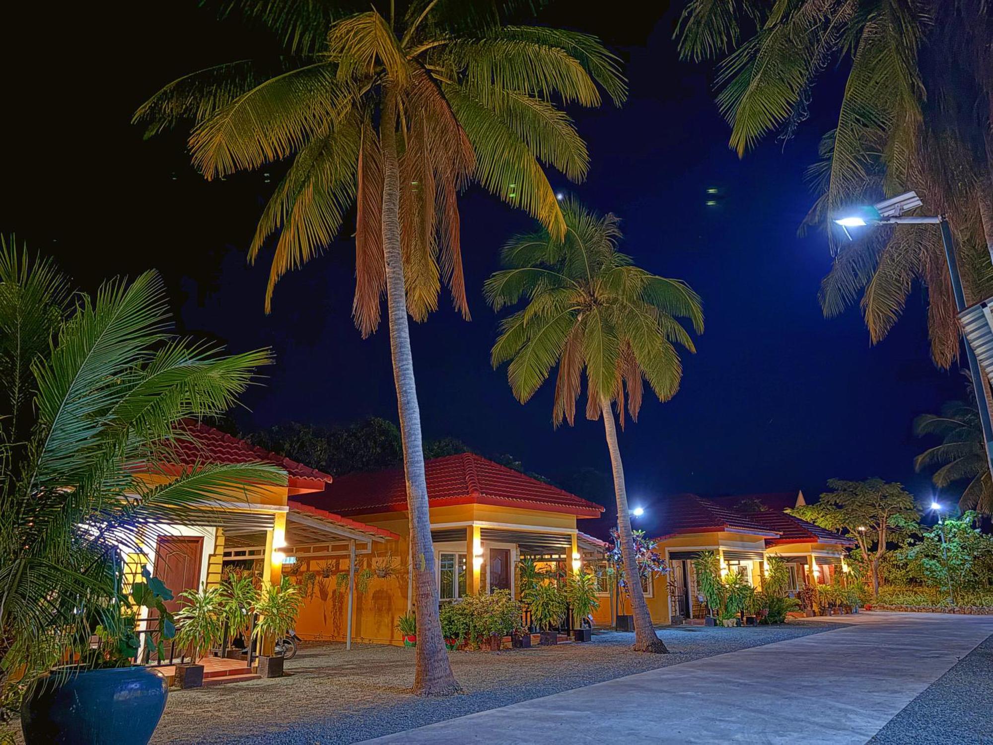 Coconut Village Guesthouse And Bungalow Кеп Екстериор снимка