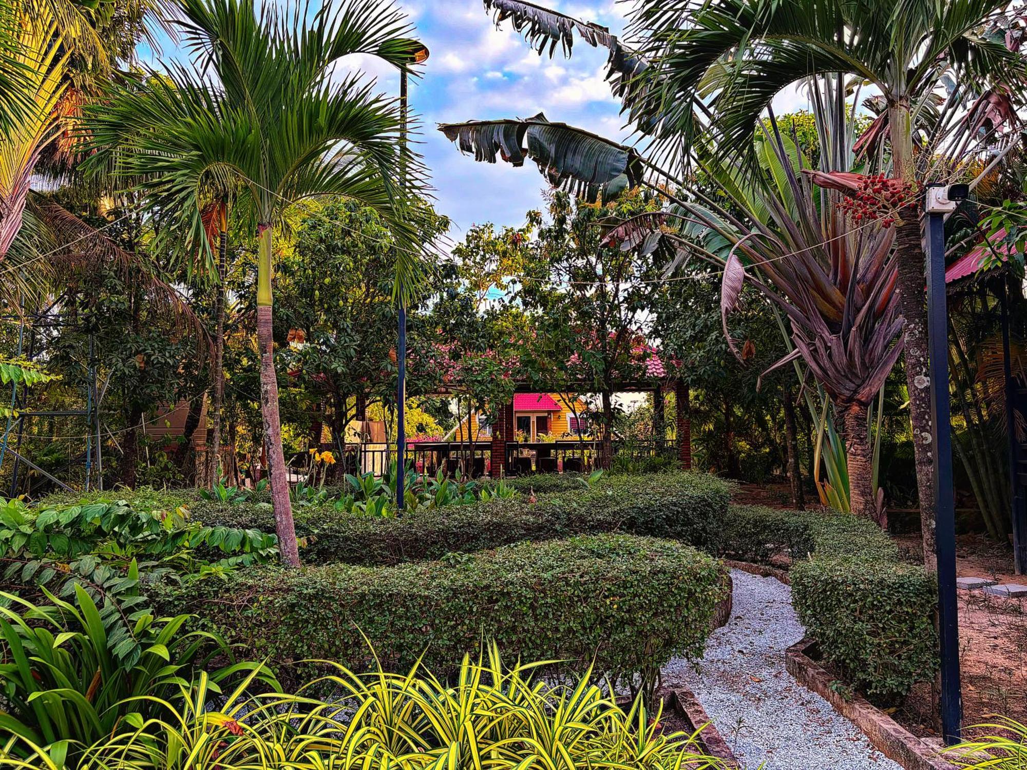 Coconut Village Guesthouse And Bungalow Кеп Екстериор снимка