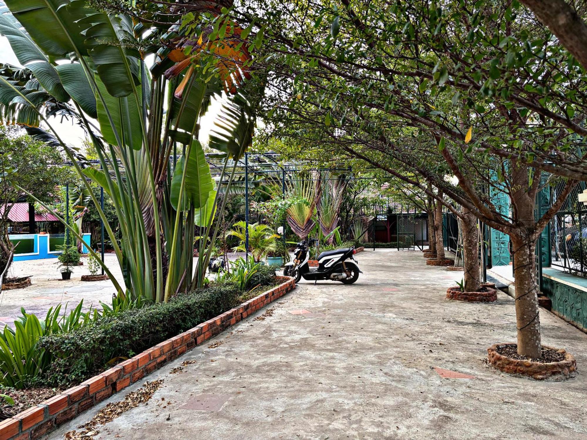 Coconut Village Guesthouse And Bungalow Кеп Екстериор снимка