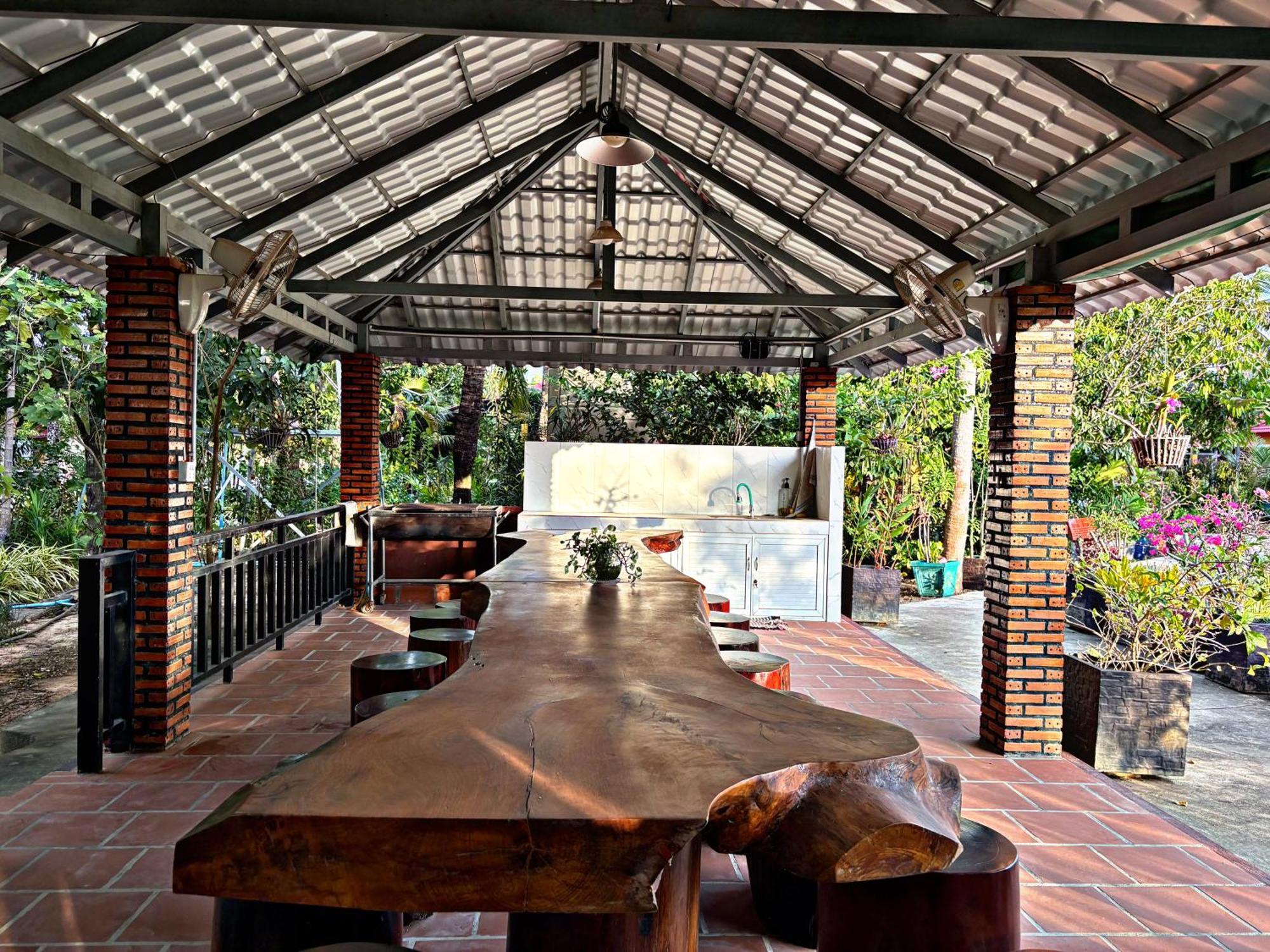 Coconut Village Guesthouse And Bungalow Кеп Екстериор снимка