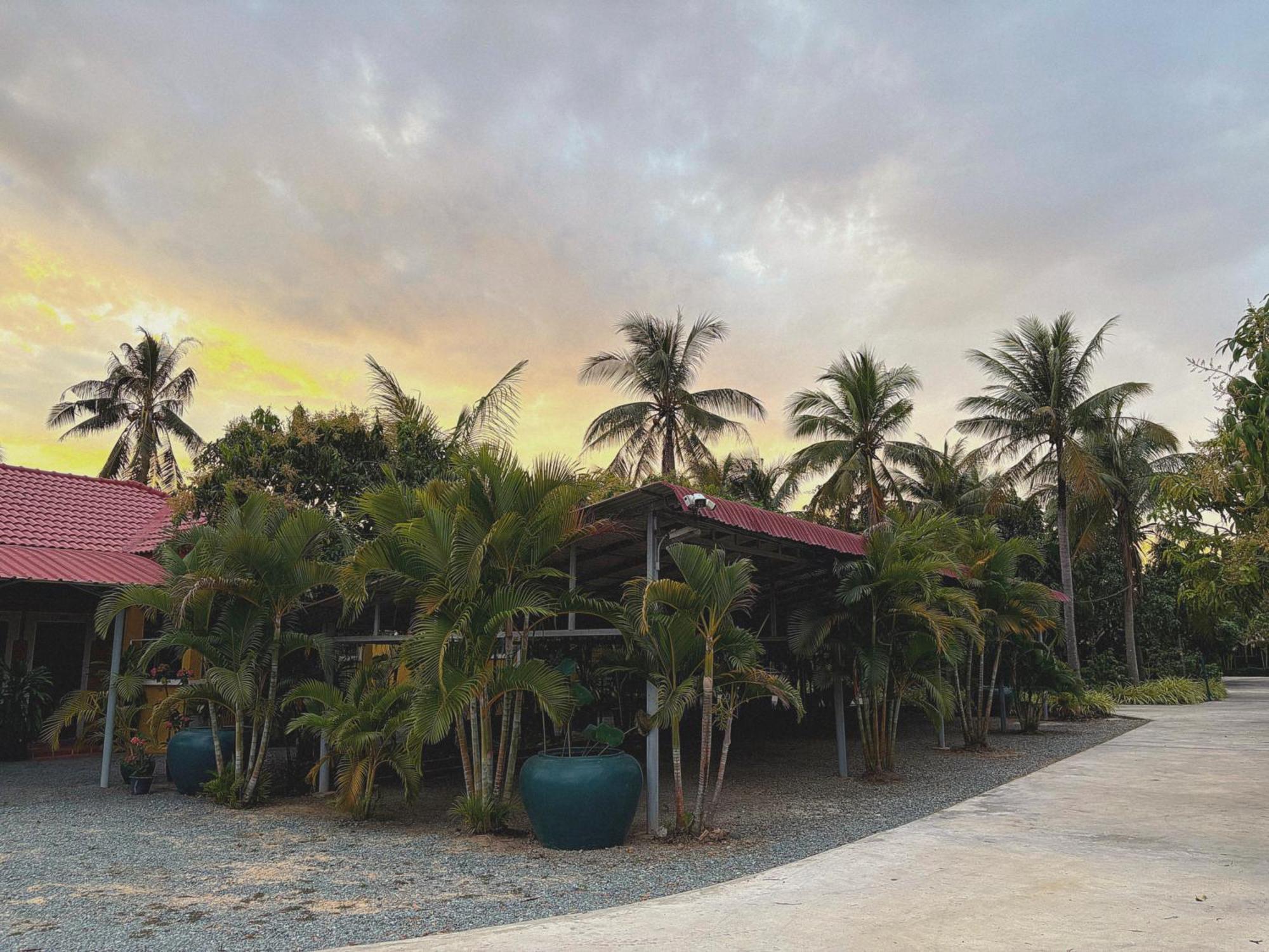 Coconut Village Guesthouse And Bungalow Кеп Екстериор снимка