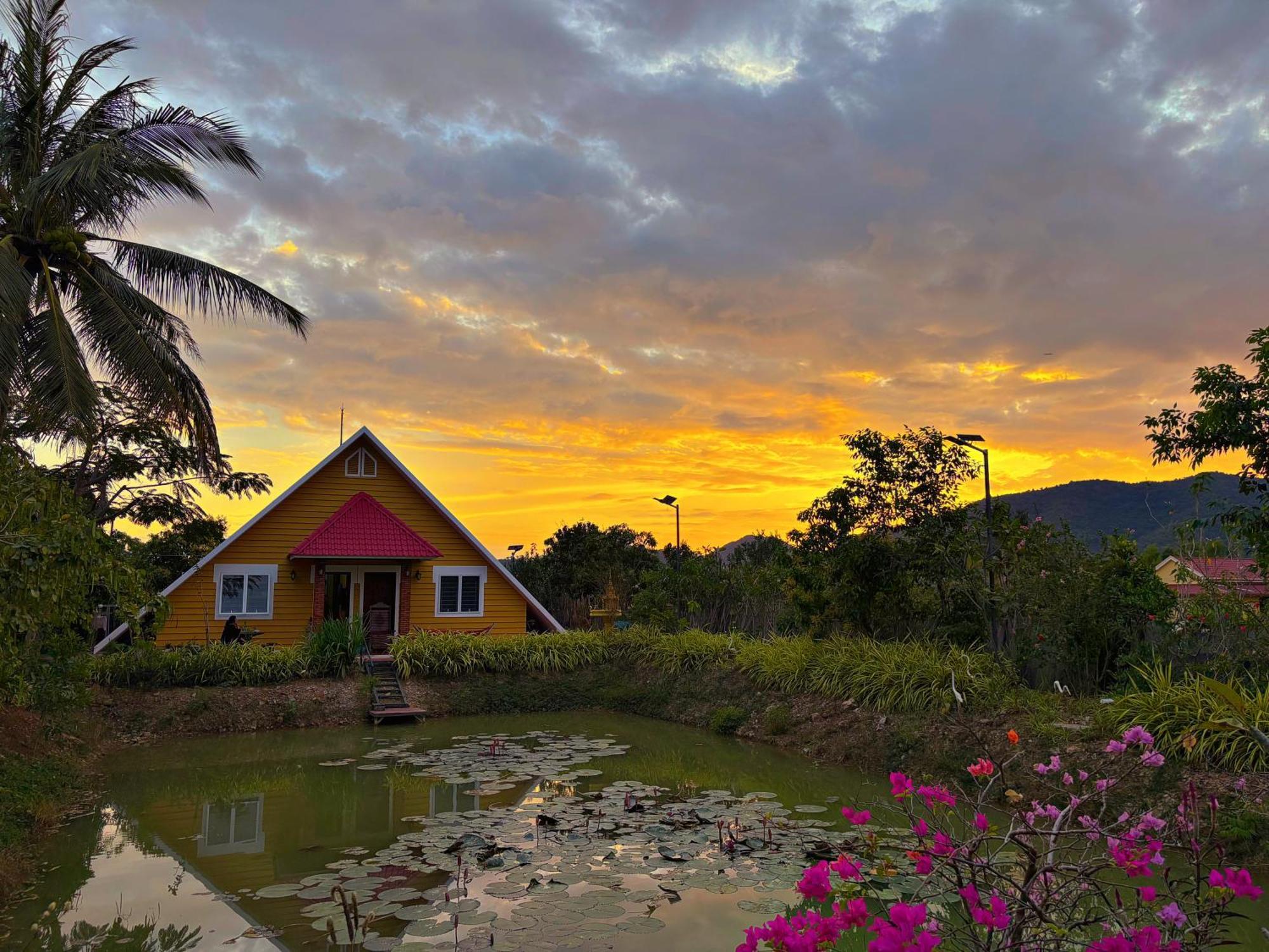 Coconut Village Guesthouse And Bungalow Кеп Екстериор снимка