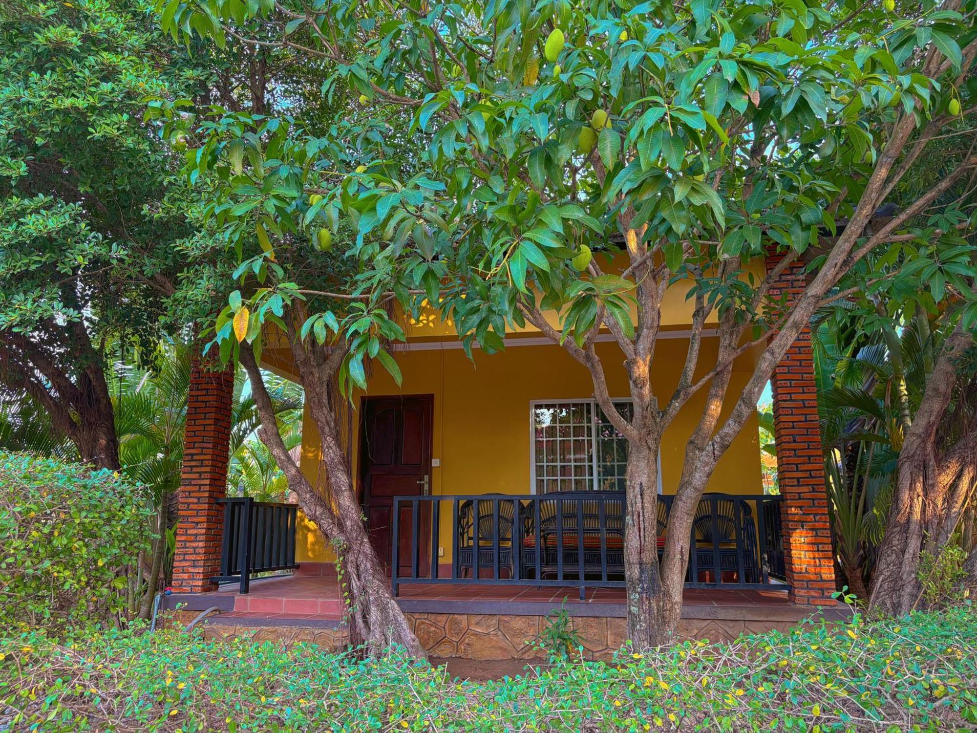 Coconut Village Guesthouse And Bungalow Кеп Екстериор снимка