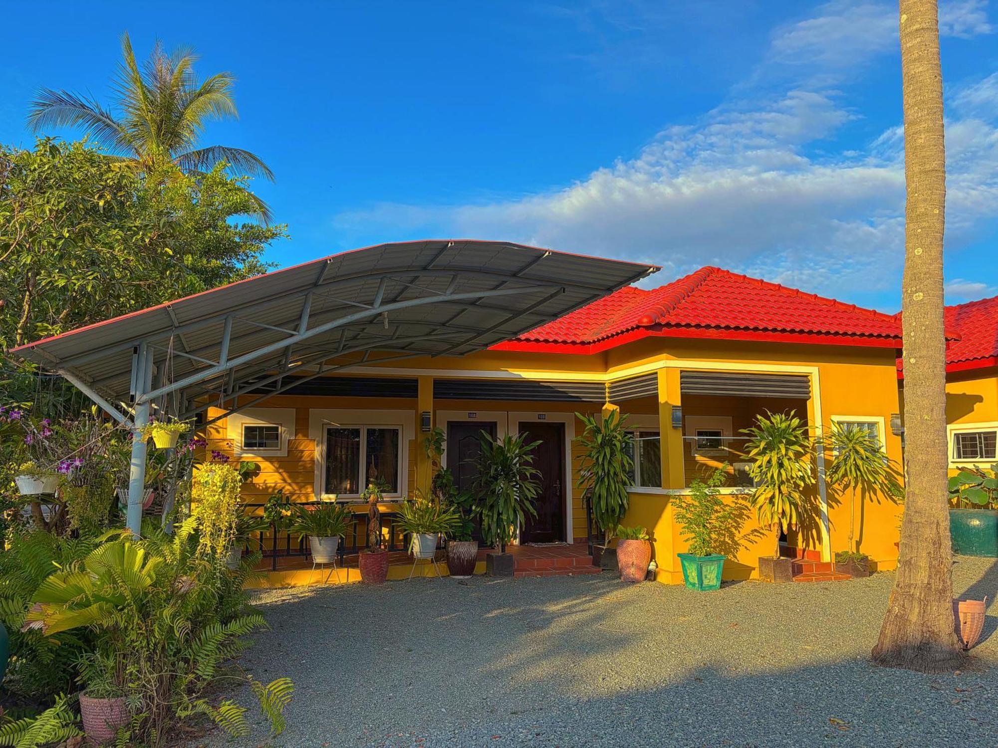 Coconut Village Guesthouse And Bungalow Кеп Екстериор снимка